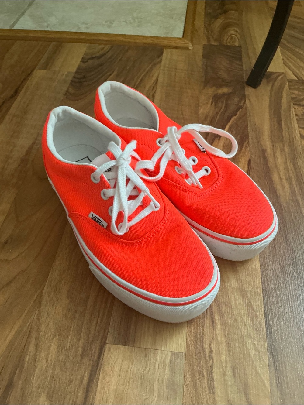 Vans Kids Low-Top Canvas Sneakers in Neon Orange